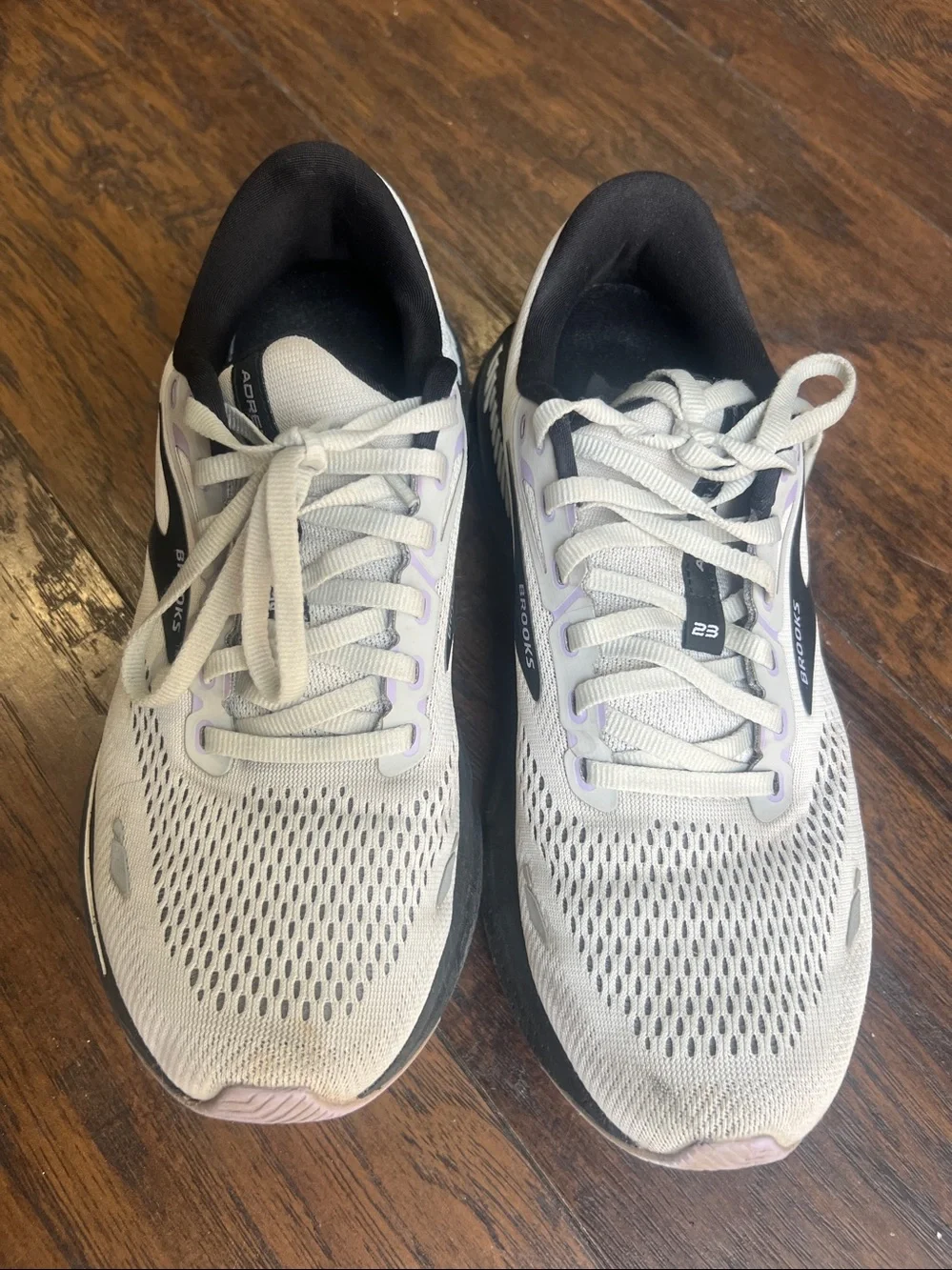 Brooks woman’s Adrenaline GTS 23 grey/black/purple size 10 MB